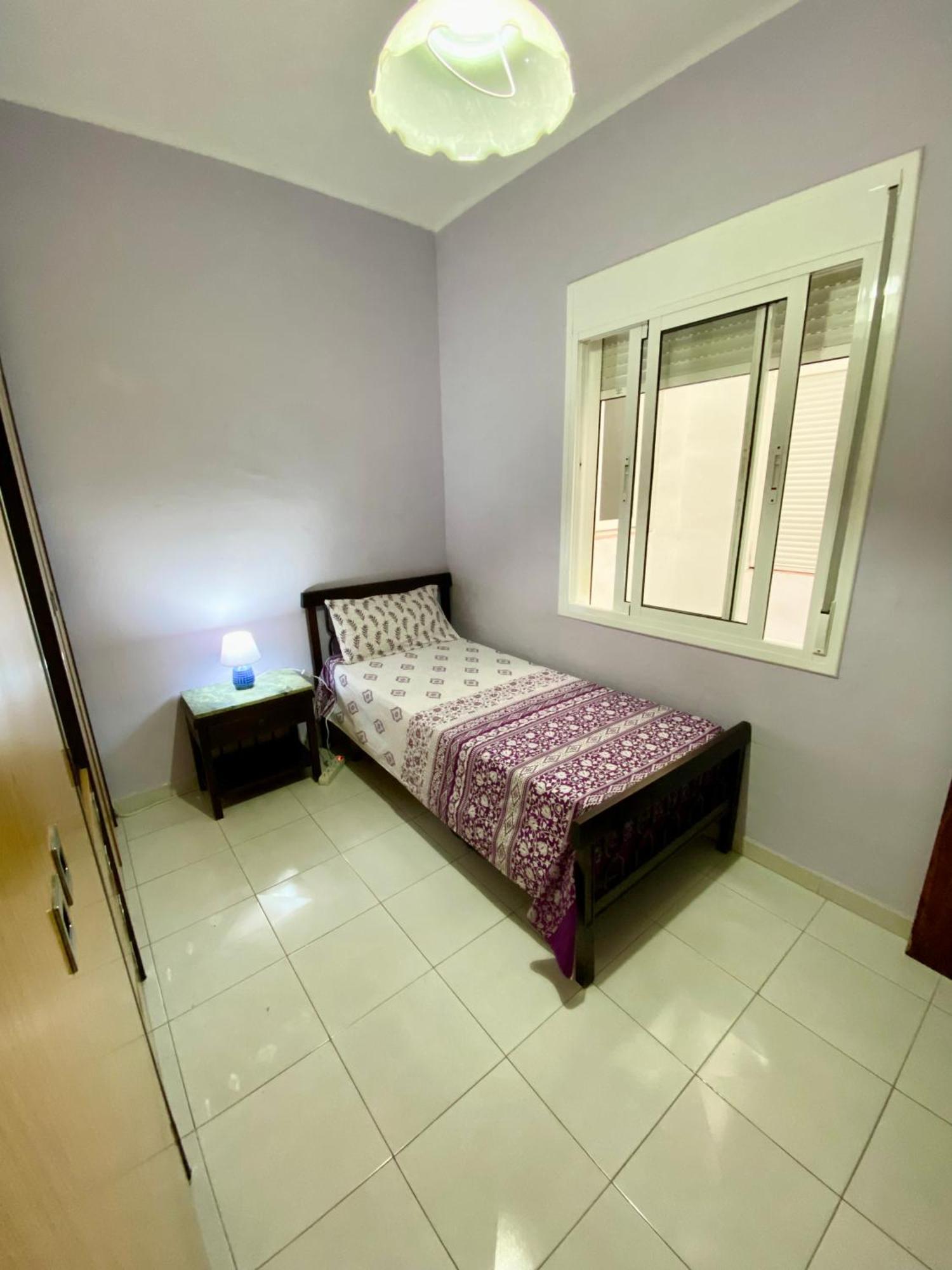 Habitacion Barato En Piso Familiar Compartido El Centro De La Ciudad Cerca De La Estacion De Autobuses Тарагона Екстериор снимка