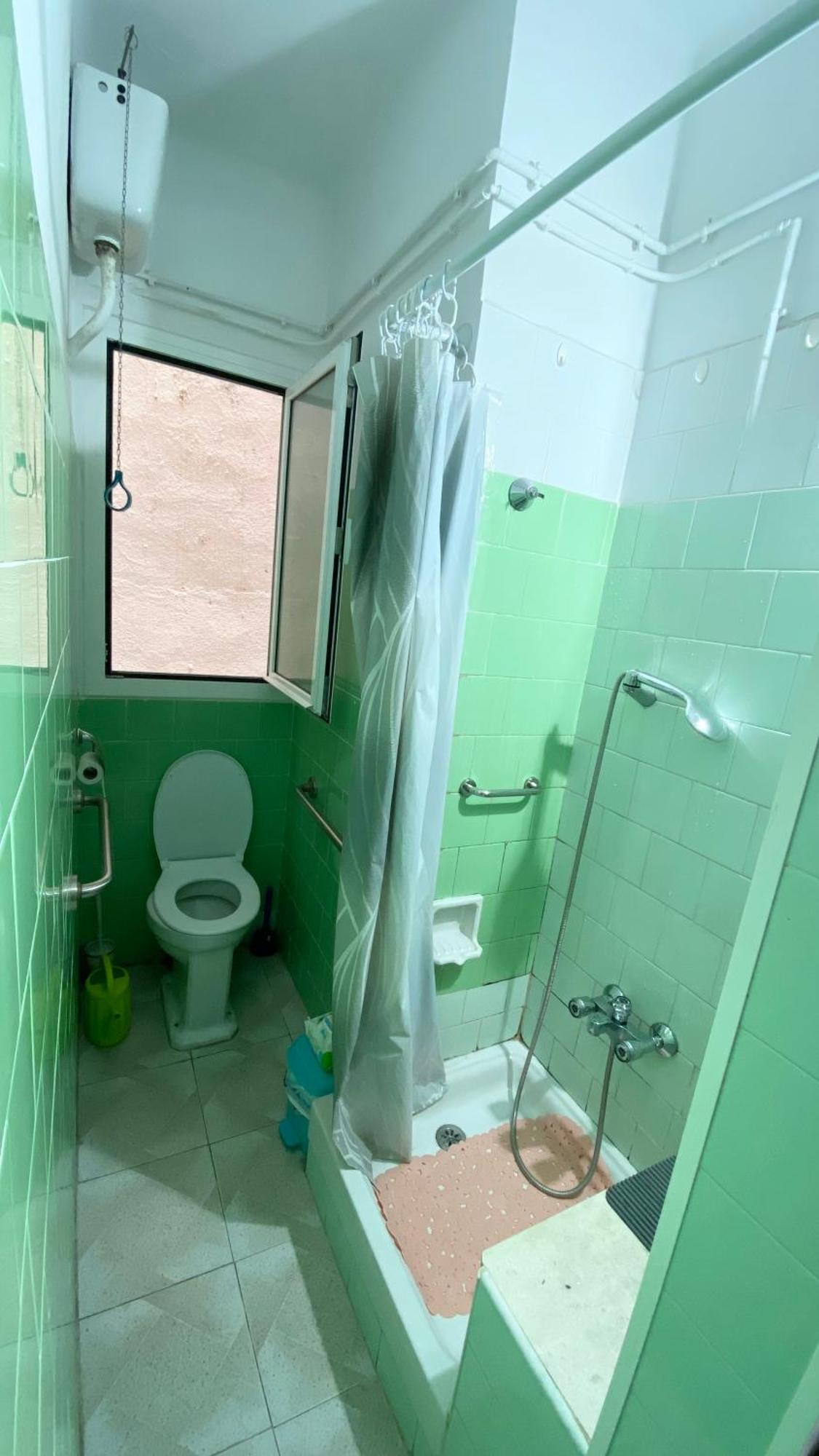 Habitacion Barato En Piso Familiar Compartido El Centro De La Ciudad Cerca De La Estacion De Autobuses Тарагона Екстериор снимка