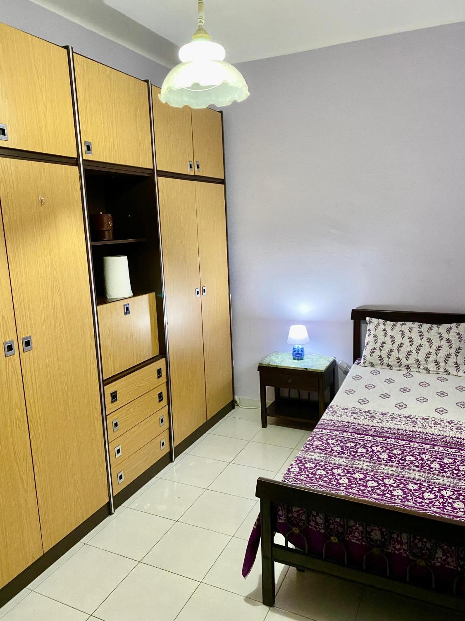 Habitacion Barato En Piso Familiar Compartido El Centro De La Ciudad Cerca De La Estacion De Autobuses Тарагона Екстериор снимка